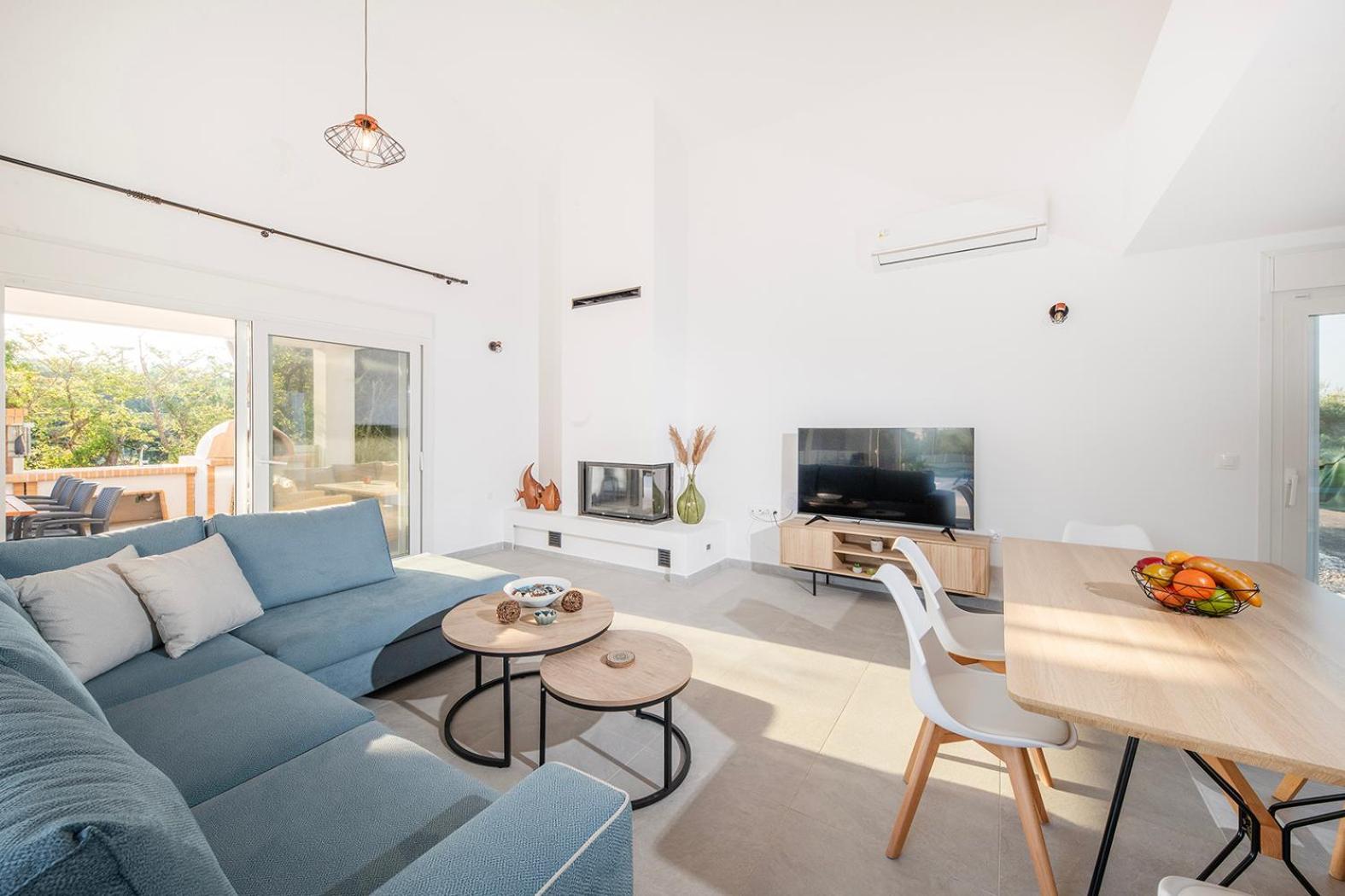 Villa Ami, Roda, Corfu: 10 Guests, Heated Pool, Private Mini Golf, Pool Table & More!! Extérieur photo