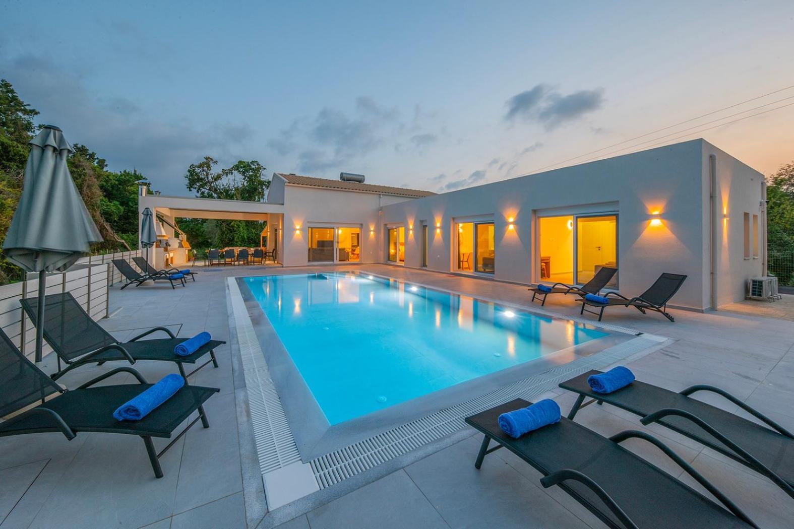Villa Ami, Roda, Corfu: 10 Guests, Heated Pool, Private Mini Golf, Pool Table & More!! Extérieur photo