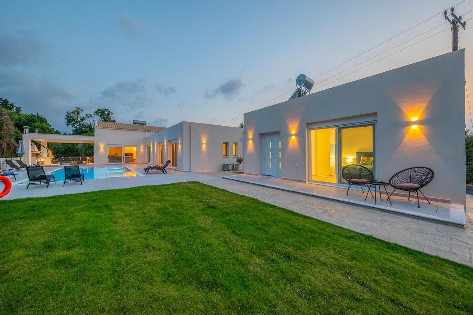 Villa Ami, Roda, Corfu: 10 Guests, Heated Pool, Private Mini Golf, Pool Table & More!! Extérieur photo
