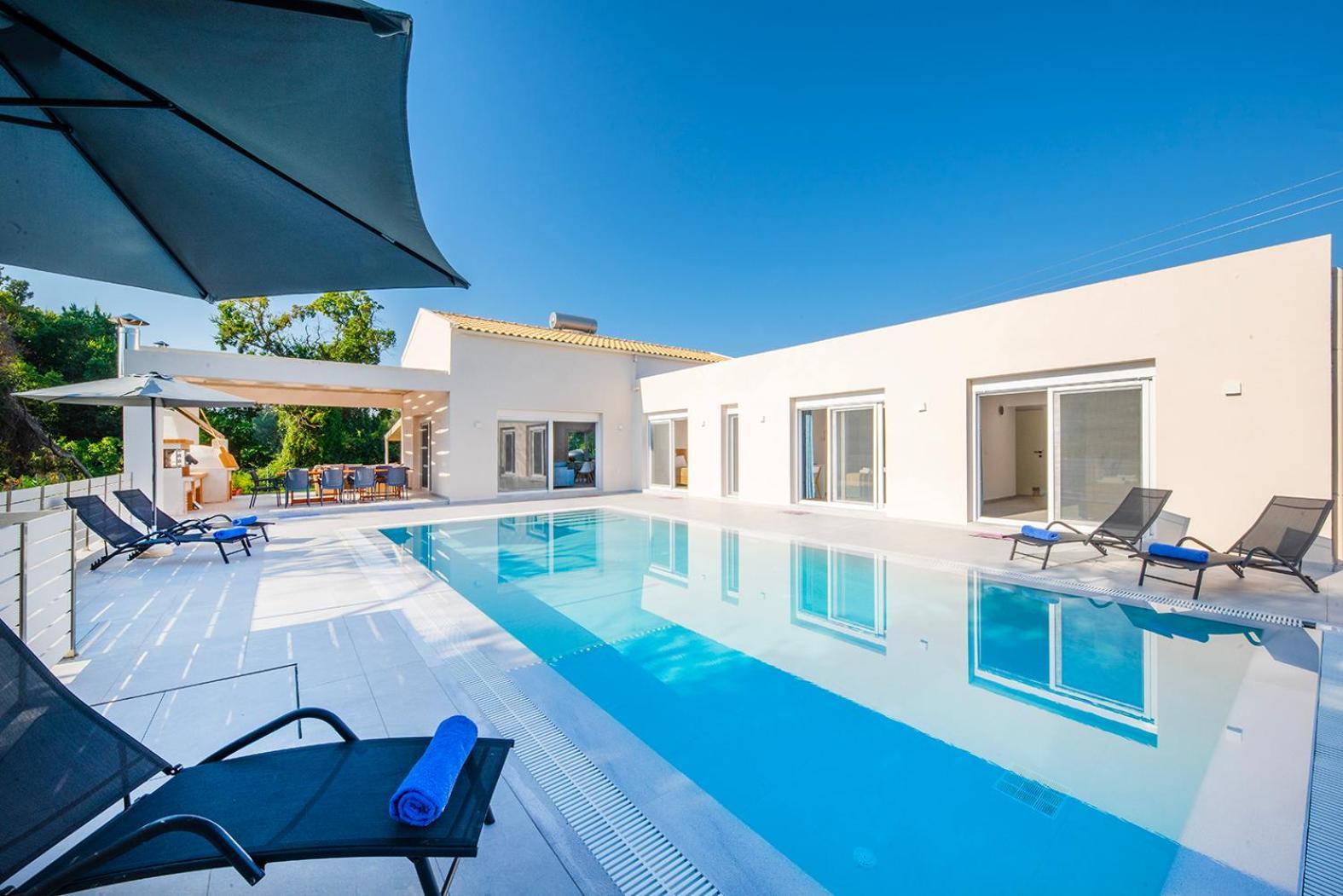 Villa Ami, Roda, Corfu: 10 Guests, Heated Pool, Private Mini Golf, Pool Table & More!! Extérieur photo